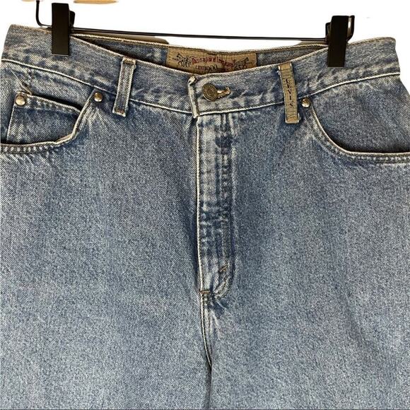 Vintage Levi’s 900 series brown tab relaxed fit high rise tapered leg jeans - Picture 7 of 8